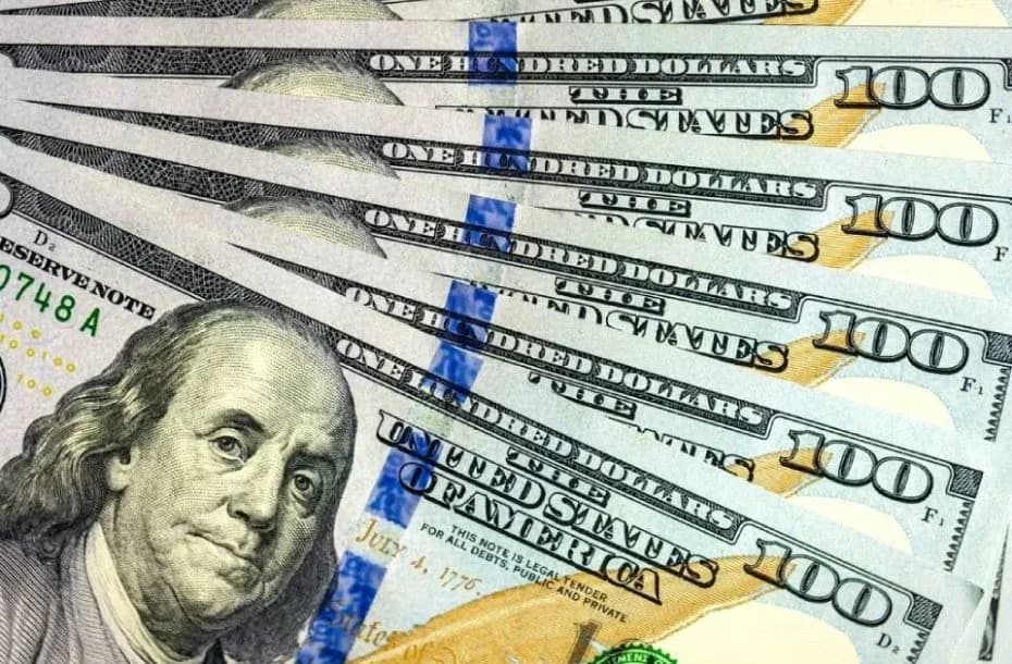 El dólar oficial y el blue cerraron este jueves a $1.540.