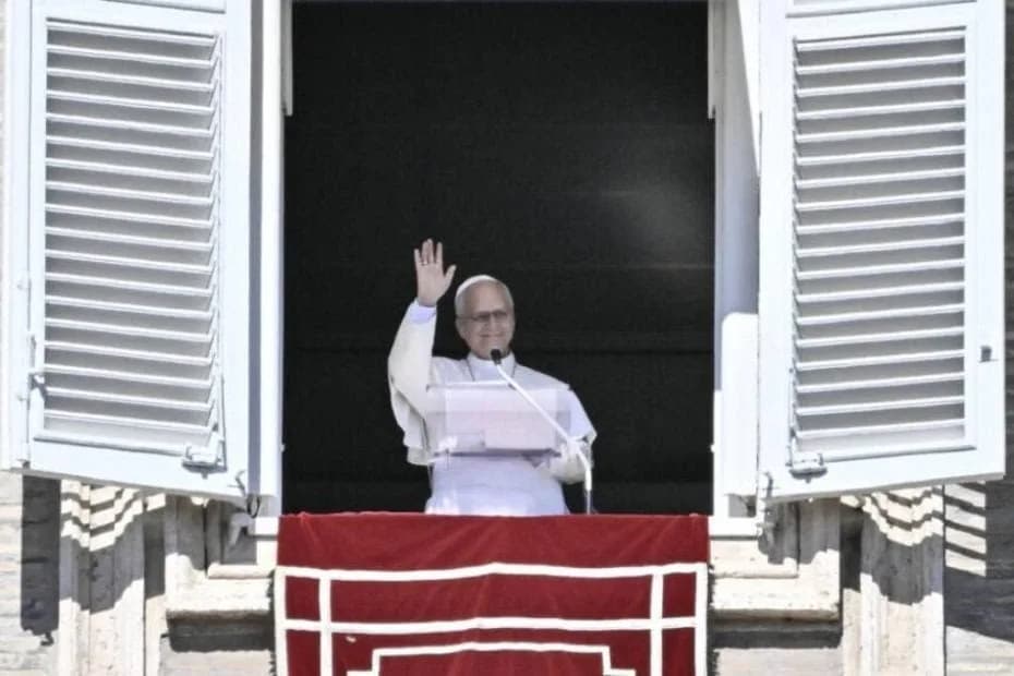 León XIV se sometió a una extirpación de un nódulo pulmonar en su primera hospitalización desde que asumió el liderazgo de la Iglesia Católica el año pasado.