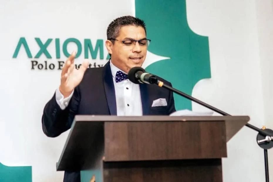 Presidente de la Fundación Universidad Axioma, David Leal.