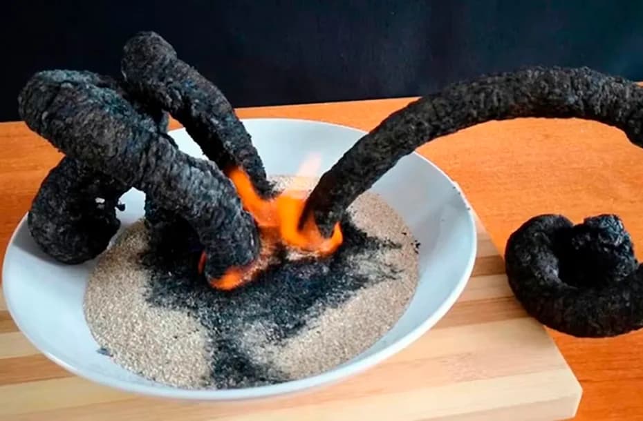 La menor sufrió quemaduras durante el experimento “la serpiente del faraón”.