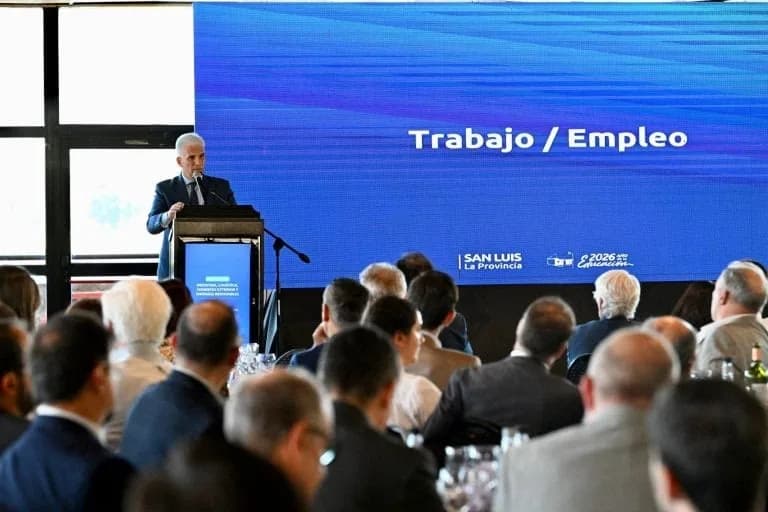 El gobernador, Claudio Poggi lanzó el RIPEE durante el Día de la Industria.