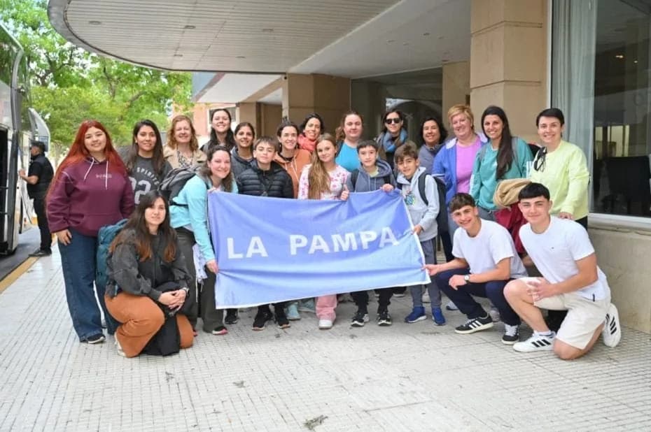 Con la llegada de chicos de todo el país comenzó la Feria Nacional de Ciencias.