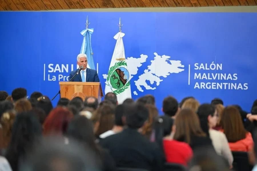 Poggi en la diplomatura para educadores: “La inteligencia artificial debía entrar al aula a través del docente”