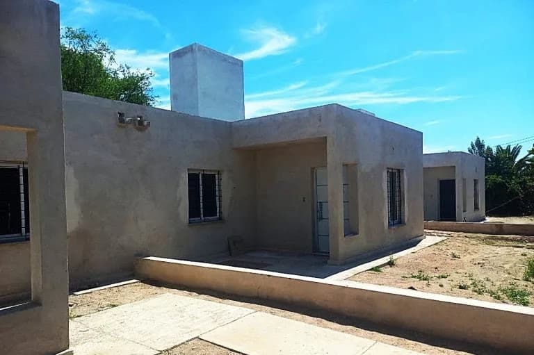 Avanzan las obras de 20 viviendas en Candelaria y Villa Larca.