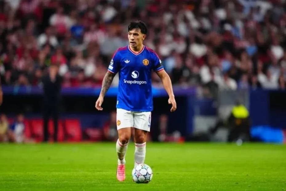 Lisandro Martínez, furioso con la directiva de Manchester United tras la caída ante Atlético de Madrid.