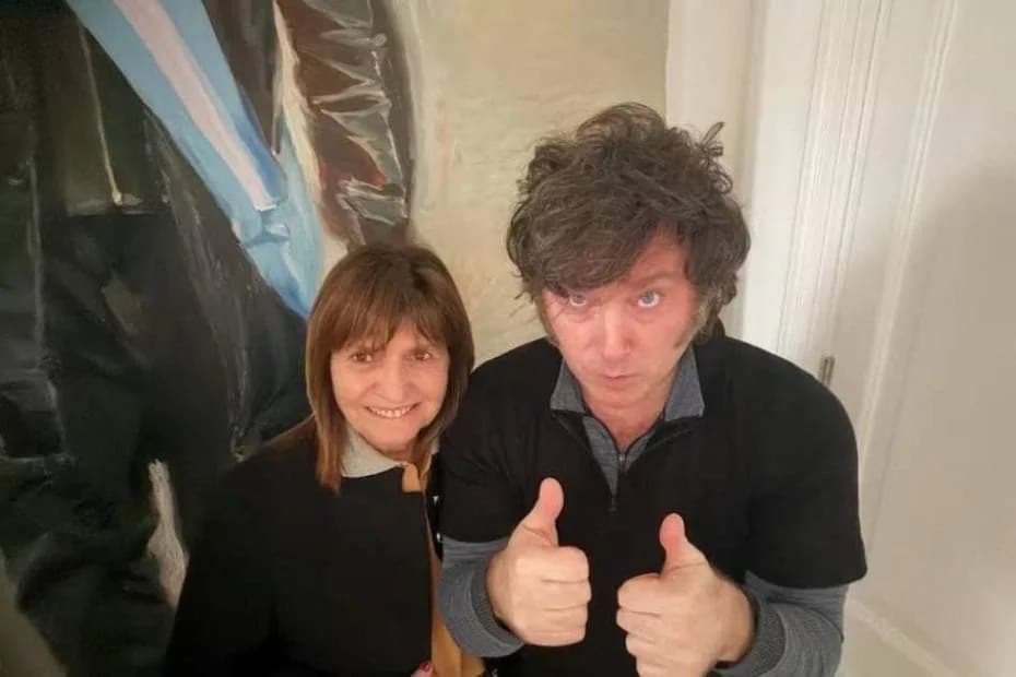 El presidente Javier Milei junto a la senadora Patricia Bullrich.