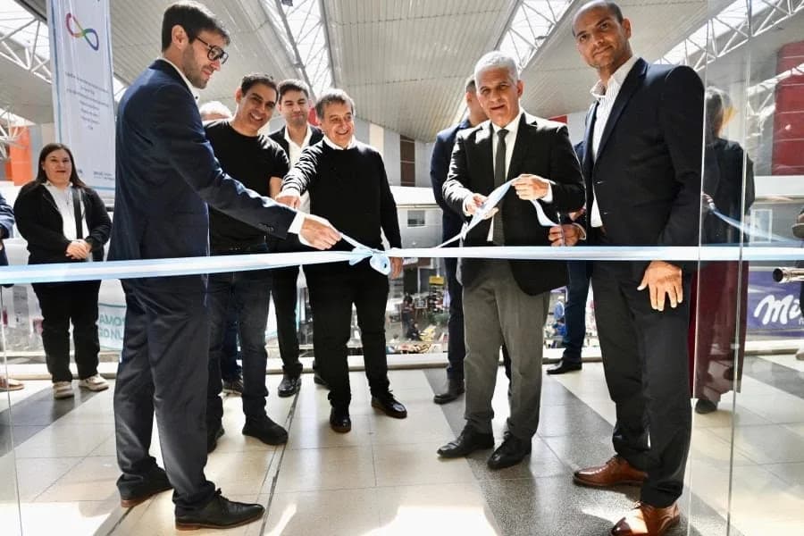 El gobernador Claudio Poggi asistió a la inauguración de nuevas boleterías en la Ediro.