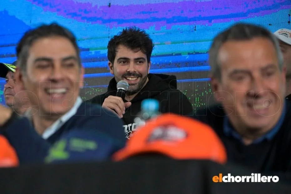Mauricio Lambiris conduce un Ford Mustang. (Foto Marcelo Lacerda)